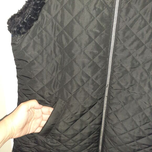 Denim & Co Vest L Reversible Zip Front Textured Faux Fur Quilted Winter Fall - Picture 8 of 9